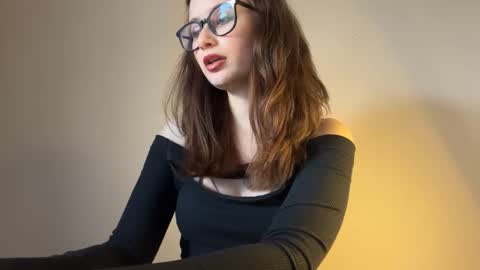 Lisa online show from 10-09-25, 01:09