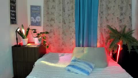 angelwhitte online show from 11-21-25, 11:25