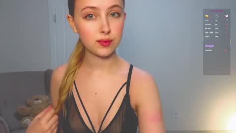Snapshot of angelxloe chatting on 04-28-26, 02:27 Im Chloe i do FLASH BOOBS for new fan club online show from 04-28-26, 02:27