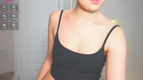 Snapshot of angelxloe chatting on 05-01-26, 10:03 Im Chloe i do FLASH BOOBS for new fan club online show from 05-01-26, 10:03