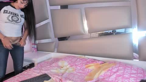 Snapshot of angely_js chatting on 02-06-25, 02:11 angely_js online show from 02-06-25, 02:11