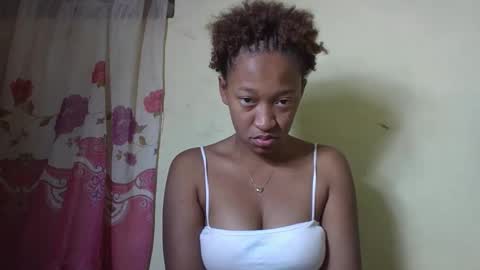 Snapshot of angevannessa chatting on 09-17-25, 03:08 ange online show from 09-17-25, 03:08