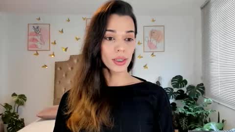 Snapshot of angie_modelo chatting on 02-22-26, 08:18 Anabella online show from 02-22-26, 08:18