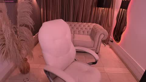 angie_smith_x online show from 04-13-26, 11:16