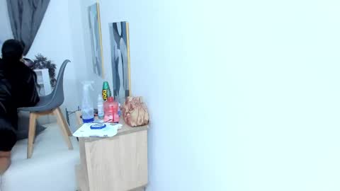 Snapshot of angie_will chatting on 02-12-25, 05:15 A N G I E. online show from 02-12-25, 05:15