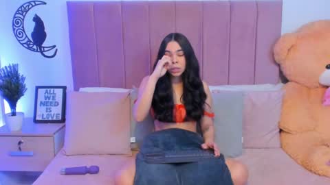 Snapshot of angiegriffin chatting on 12-19-24, 05:51 Milo ---- online show from 12-19-24, 05:51