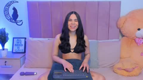 Snapshot of angiegriffin chatting on 02-04-25, 03:44 Milo ---- online show from 02-04-25, 03:44