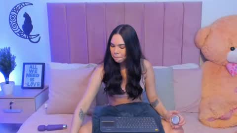 Snapshot of angiegriffin chatting on 02-08-25, 09:56 Milo ---- online show from 02-08-25, 09:56
