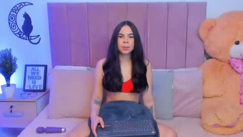 Snapshot of angiegriffin chatting on 02-20-25, 09:33 Milo ---- online show from 02-20-25, 09:33