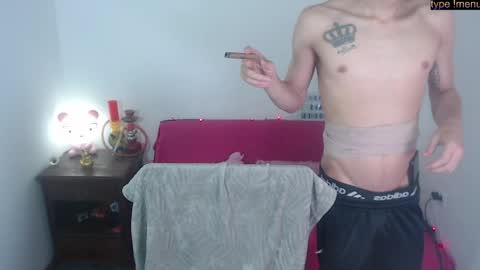 Snapshot of angielee01 chatting on 04-16-26, 06:19 Angie y Andres online show from 04-16-26, 06:19