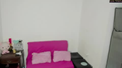 Snapshot of angielee01 chatting on 04-23-26, 11:31 Angie y Andres online show from 04-23-26, 11:31