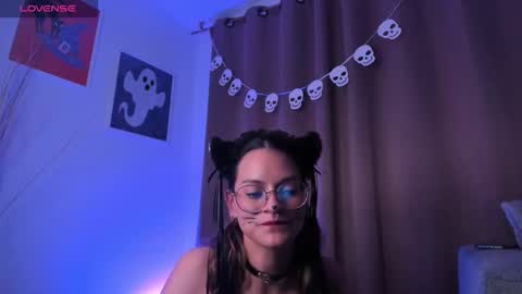 AngiePirs online show from 10-26-25, 01:33