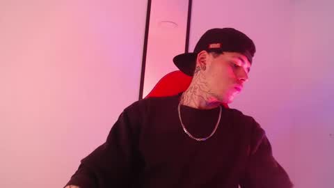 anhonymus online show from 09-29-25, 03:44