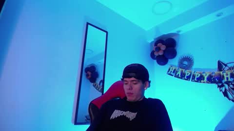 anhonymus online show from 10-20-25, 04:02