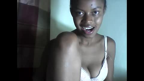 Snapshot of anicha_69 chatting on 05-27-26, 11:35 anicha_69 online show from 05-27-26, 11:35