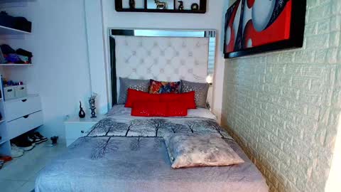 Snapshot of anielli69 chatting on 10-09-25, 11:58 laura online show from 10-09-25, 11:58