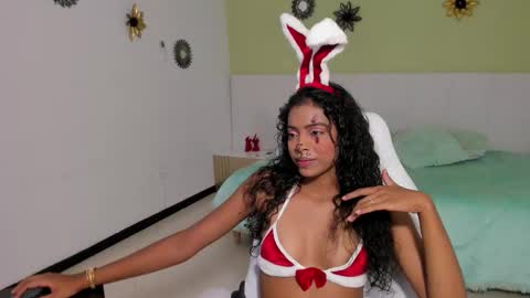 Snapshot of aniie_bby_4u chatting on 11-01-25, 02:13 Any online show from 11-01-25, 02:13