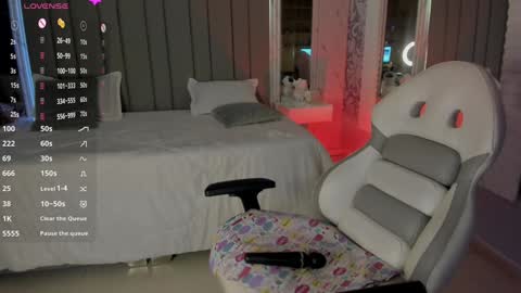 Maria online show from 12-21-24, 01:42