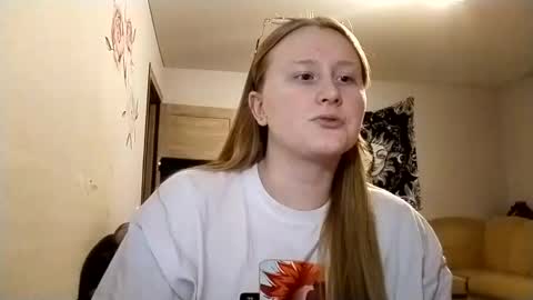 Anika online show from 09-26-25, 01:31