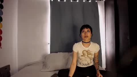 Snapshot of anika_lowen chatting on 10-09-25, 04:05 Anika And Lowen Your Thumbs Up Are Super Important For Us online show from 10-09-25, 04:05