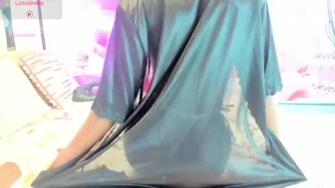 anisha_zambrano online show from 06-17-26, 01:01