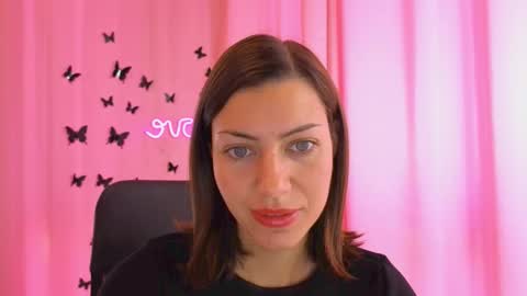 Anni online show from 10-19-25, 06:25