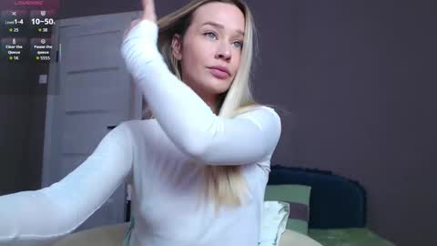 Snapshot of anita_delicious chatting on 10-20-25, 09:54 anita_delicious online show from 10-20-25, 09:54