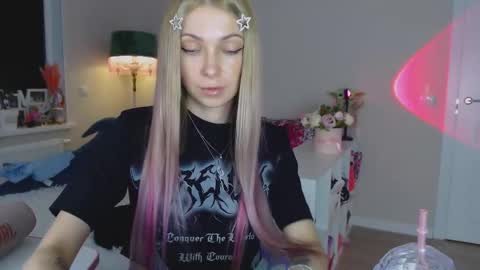 Snapshot of anita_moon_ chatting on 10-23-25, 02:16 anita_moon_ online show from 10-23-25, 02:16