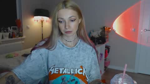 Snapshot of anita_moon_ chatting on 11-05-25, 11:27 anita_moon_ online show from 11-05-25, 11:27