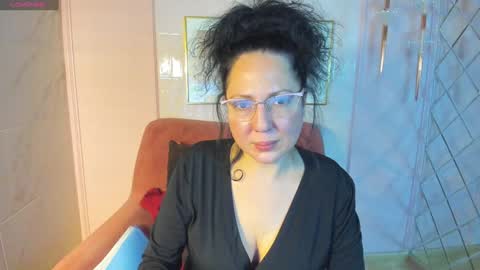 Snapshot of anita_muse chatting on 12-19-24, 02:35 Anita online show from 12-19-24, 02:35