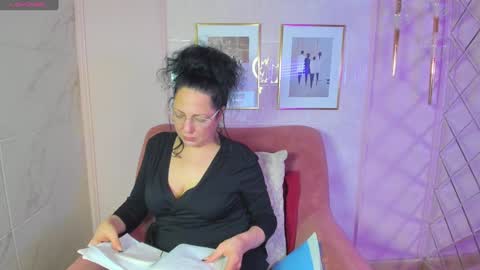 Snapshot of anita_muse chatting on 12-20-24, 02:27 Anita online show from 12-20-24, 02:27