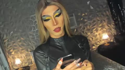 Snapshot of anitacruisze chatting on 01-10-25, 12:26 Miss Ann online show from 01-10-25, 12:26