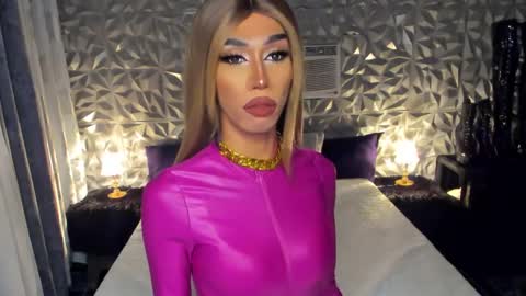 Snapshot of anitacruisze chatting on 01-28-25, 10:56 Miss Ann online show from 01-28-25, 10:56