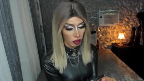 Snapshot of anitacruisze chatting on 02-19-25, 12:35 Miss Ann online show from 02-19-25, 12:35