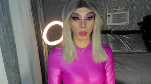 Snapshot of anitacruisze chatting on 02-20-25, 07:41 Miss Ann online show from 02-20-25, 07:41