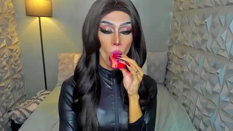 Snapshot of anitacruisze chatting on 03-10-25, 04:49 Miss Ann online show from 03-10-25, 04:49