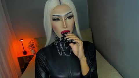 Snapshot of anitacruisze chatting on 10-05-25, 08:51 Miss Ann online show from 10-05-25, 08:51