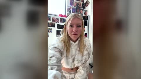 Snapshot of anitaplaya1 chatting on 03-15-26, 06:25 Anna online show from 03-15-26, 06:25