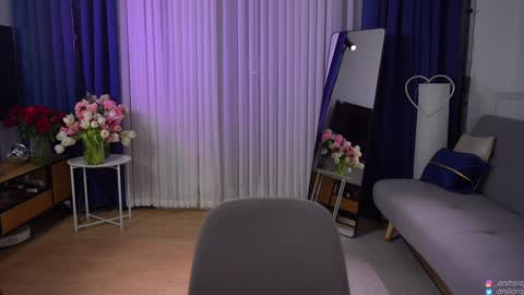 Snapshot of anitaraj_ chatting on 03-12-26, 06:03 Im Anita thumb up me please its important online show from 03-12-26, 06:03