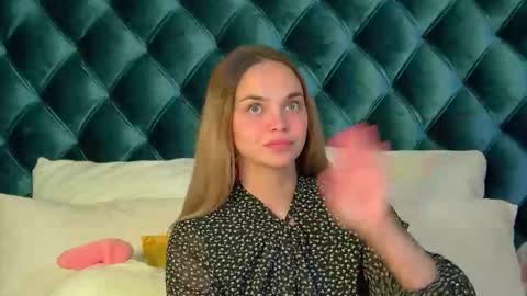 AnitaVenture online show from 09-21-25, 04:25