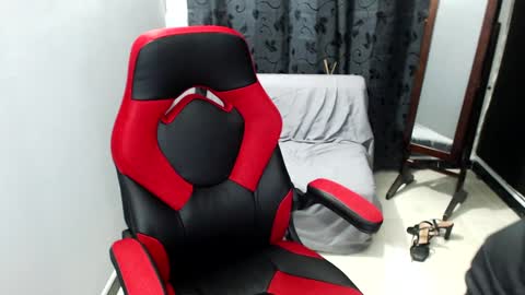 Snapshot of anitazarova chatting on 01-25-25, 09:14 Anita Zarova online show from 01-25-25, 09:14