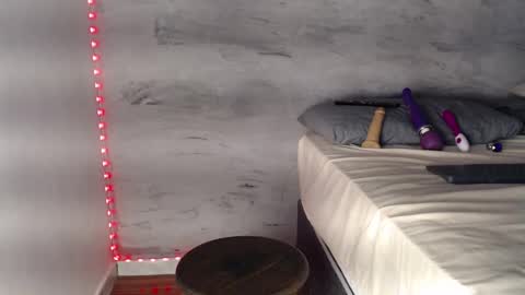 Hello My name is NaiaraPv is OPEN online show from 12-12-24, 02:22