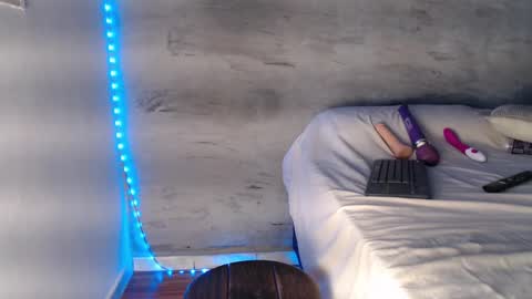 Hello My name is NaiaraPv is OPEN online show from 02-14-25, 09:56