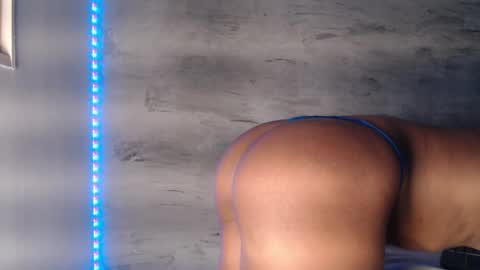Hello My name is NaiaraPv is OPEN online show from 03-04-25, 05:11