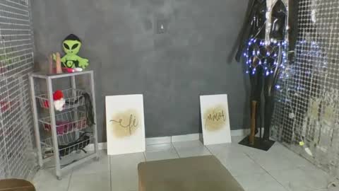 Hello My name is NaiaraPv is OPEN online show from 04-30-26, 05:52