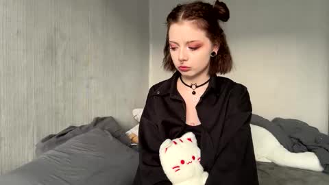 AnmiXHot online show from 11-17-25, 10:43