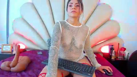 Snapshot of anna__spencer chatting on 02-13-25, 03:56 Anna online show from 02-13-25, 03:56