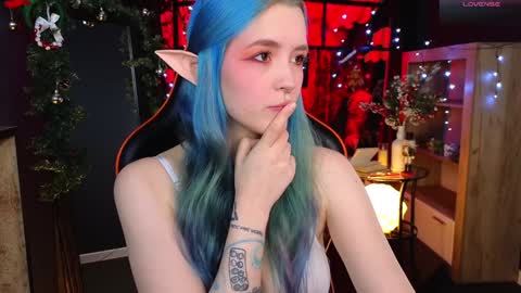 Snapshot of anna_bloom_ chatting on 12-17-24, 04:43 Violett online show from 12-17-24, 04:43