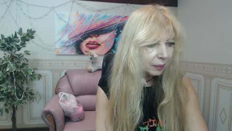 Anna Ditrih online show from 12-30-24, 12:31