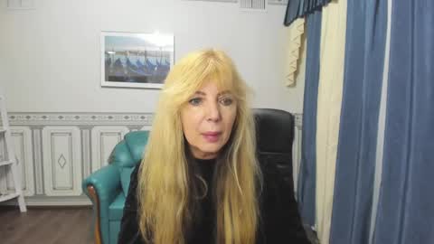 Anna Ditrih online show from 03-07-25, 01:18